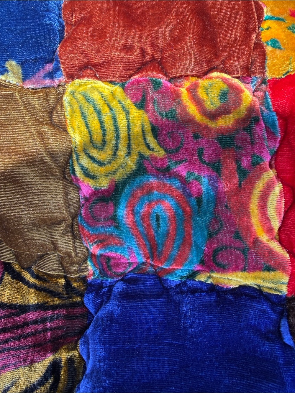 Vintage Multicolor Handmade Bubble Velvet Patchwork Bedspread Queen Size Quilt - Picture 4 of 8